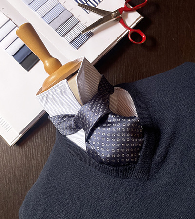 Scollo a V Sottogiacca in Lana Extrafine